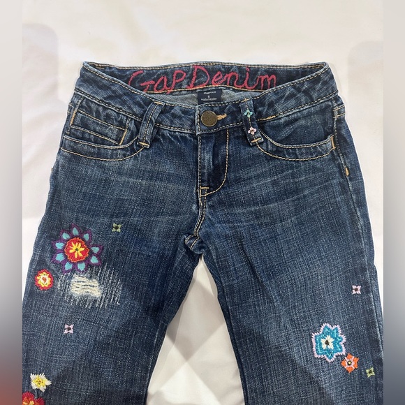 Lovely thick denim floral embroidered flared jeans - Picture 3 of 10